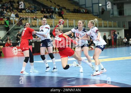 Innsbruck, Österreich 20240303.Österreichs Spieler durchbricht die Verteidigung während des internationalen Handballspiels zwischen Österreich und Norwegen in Innsbruck. Foto: Nikola Krstic / NTB Stockfoto