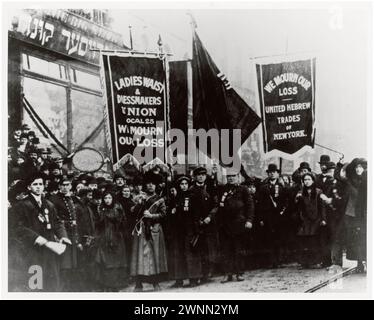 April 1911. New York, New York. Demonstration von Protest und Trauer wegen des Brand der Dreieck-Shirtwaist-Fabrik vom 25. März 1911 Stockfoto