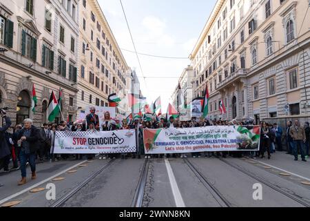 Rom, Italien. März 2024. Demonstration in Rom, Italien am 2. März 2024 zur Unterstützung des palästinensischen Volkes (Foto: Nardone/Pacific Press/SIPA USA) Credit: SIPA USA/Alamy Live News Stockfoto