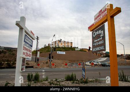 SAN DIEGO, CA, 25. Februar 2006: Häuser sind länger auf dem Markt, da der Immobilienboom des Landes an Orten wie dem einst brodelnden San langsamer wird Stockfoto