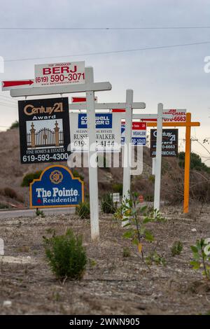SAN DIEGO, CA, 25. Februar 2006: Häuser sind länger auf dem Markt, da der Immobilienboom des Landes an Orten wie dem einst brodelnden San langsamer wird Stockfoto