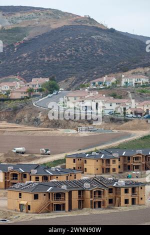 SAN DIEGO, CA, 25. Februar 2006: Häuser sind länger auf dem Markt, da der Immobilienboom des Landes an Orten wie dem einst brodelnden San langsamer wird Stockfoto