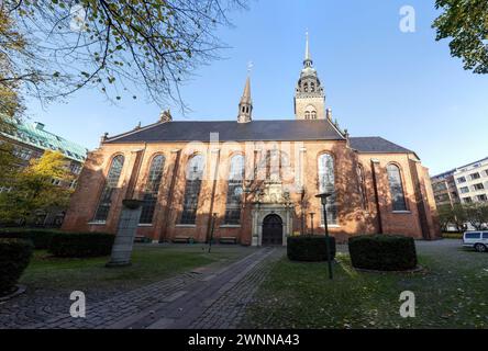 KOPENHAGEN, DÄNEMARK - 28. OKTOBER 2014: Kirche des Heiligen Geistes (Helligaandskirken) in Kopenhagen, Dänemark bei Sonnenuntergang Stockfoto