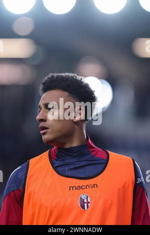 Bergamo, Italien, 3. März 2024. Dan Ndoye (Bologna FC) wärmt sich während des Fußballspiels der Serie A zwischen Atalanta und Bologna im Gewiss-Stadion am 3. März 2024 in Bergamo auf. Quelle: Stefano Nicoli/Speed Media/Alamy Live News Stockfoto