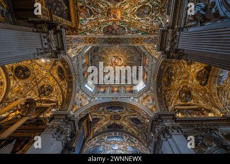 Herrliches Inneres der Basilika Santa Maria Maggiore, Bergamos berühmteste Kirche, Lombardei, Italien Stockfoto