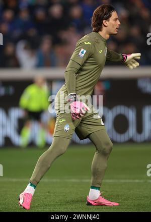 Bergamo, Italien. März 2024. Marco Carnesecchi von Atalanta reagiert während des Spiels der Serie A im Gewiss-Stadion in Bergamo. Der Bildnachweis sollte lauten: Jonathan Moscrop/Sportimage Credit: Sportimage Ltd/Alamy Live News Stockfoto