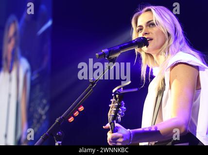 Countrysängerin Alana Springsteen beim C2C 2024 in Berlin Auftritt beim Country to Country Festival am 03.03.2024 in der Verti Music Hall Berlin. *** Country-Sängerin Alana Springsteen auf der C2C 2024 in Berlin Auftritt beim Country to Country Festival am 03 03 2024 in der Verti Music Hall Berlin Copyright: Xmix1x Stockfoto