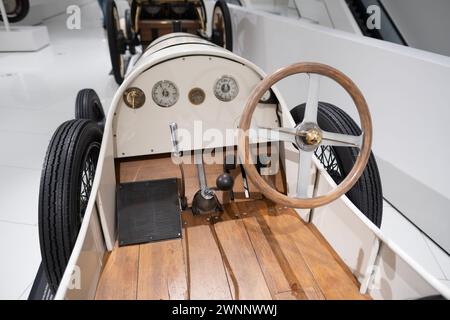 Lenkrad, Innenraum, Cockpit Vintage Porsche Austro Daimler ADS R Sascha 1922, Sport Oldtimer, Automobil Leidenschaft, Geschichte der Automobilindustrie s Stockfoto