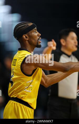 London, Kanada. März 2024. Der Windsor Express besiegt den London Lightning 100-95 in Reglement. Jeremiah Mordi (4) des London Lightning. Quelle: Luke Durda/Alamy Live News Stockfoto