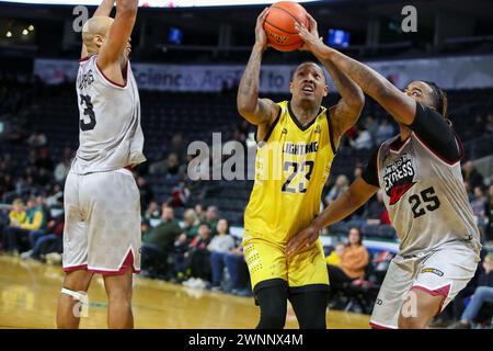 London, Kanada. März 2024. Der Windsor Express besiegt den London Lightning 100-95 in Reglement. Billy White (23) des London Lightning. Quelle: Luke Durda/Alamy Live News Stockfoto