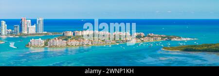 Luftpanorama Miami Beach Fisher Island von Westansicht 2024 Stockfoto
