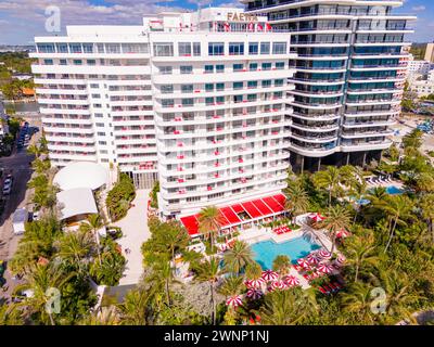 Miami Beach, FL, USA - 27. Februar 2024: Luftbild Faena Hotel Miami Beach Stockfoto