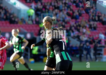 Bristol, Großbritannien. März 2024. Bristol, England, 3. März 2024 Brighton feiert sein Tor beim Barclays FA Womens Super League Spiel zwischen Bristol City und Brighton & Hove Albion am Ashton Gate in Bristol, England. (Beast/SPP) Credit: SPP Sport Press Photo. /Alamy Live News Stockfoto