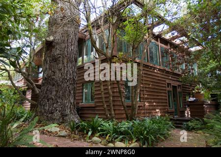 Der gefeierte Autor TC Boyle lebt in einem Haus von Frank Lloyd Wright in Montecito, Kalifornien. Stockfoto