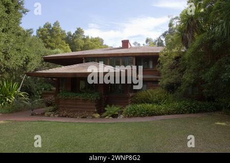 Der gefeierte Autor TC Boyle lebt in einem Haus von Frank Lloyd Wright in Montecito, Kalifornien. Stockfoto