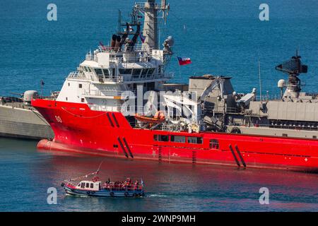 Schiffe im Hafen von Valparaiso, Chile, Südamerika Stockfoto