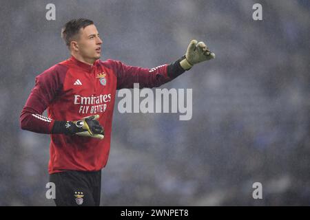 Porto, Portugal. März 2024. Dragao Stadion, Primeira Liga 2023/2024, FC Porto gegen Benfica; Torhüter Anatoliy Trubin von Benfica, während des warm Up vor dem Spiel zwischen dem FC Porto und Benfica für die Primeira Liga 2023/2024 im Dragao Stadion in Porto am 03. März. Foto: Daniel Castro/DiaEsportivo/Alamy Live News Credit: DiaEsportivo/Alamy Live News Stockfoto