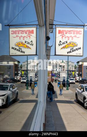 Mystic Pizza in Mystic, Connecticut, war das kleine Dorf am Meer in Hollywood, als der gleichnamige Film eine junge Julie Roberts in der Hauptrolle spielte Stockfoto