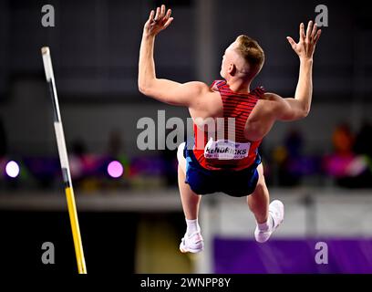Glasgow Schottland: 3–3–2024: Sam KENDRICKS aus den USA tritt im Pole Vault in der Emirates Arena für die Leichtathletik-Hallenweltmeisterschaften Glasgow 24 UK an. Quelle: PATRICK ANTHONISZ/Alamy Live News Stockfoto