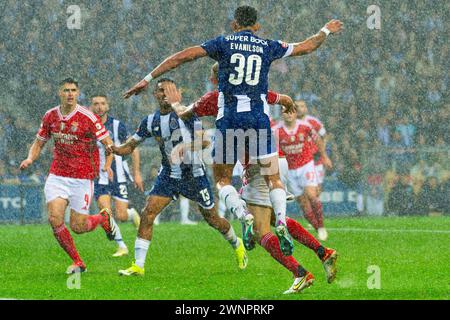 Porto, Portugal. März 2024. Evanilson hat Galeno am 21. februar 2024 das zweite Tor im klassischen Spiel der Portugal League zwischen dem FC Porto 5 und SL Benfica 0 im Dragão-Stadion in Porto erzielt (Jose Salgueiro/SPP) (Jose Salgueiro/SPP). /Alamy Live News Stockfoto