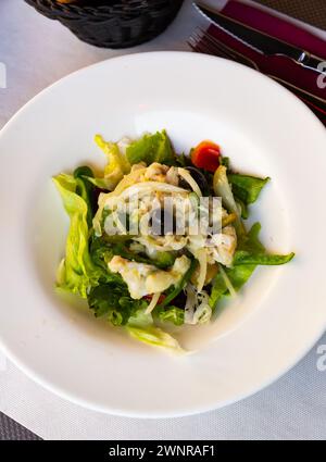 Esqueixada Kabeljau, typisches Gericht der katalanischen Küche Stockfoto