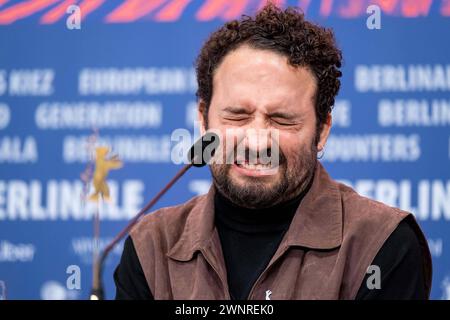 Regisseur Nelson Carlos de Los Santos Arias während der Pressekonferenz zum Film Pepe anlässlich der 74. Internationale Filmfestspiele Berlin. / Regisseur Nelson Carlos de Los Santos Arias während der Pressekonferenz zum Film Pepe anlässlich der 74. Internationalen Filmfestspiele Berlin. Schnappschuss-Fotografie/K.M.Krause *** Regisseur Nelson Carlos de Los Santos Arias während der Pressekonferenz zum Film Pepe anlässlich der 74. Internationalen Filmfestspiele Berlin Regisseur Nelson Carlos de Los Santos Arias während der Pressekonferenz zum Film Pepe anlässlich der 7 Stockfoto