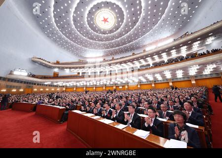 Peking, China. März 2024. Die Eröffnungssitzung der zweiten Sitzung des 14. Nationalen Komitees der Politischen Konsultativkonferenz des chinesischen Volkes (KPCC) findet am 4. März 2024 in der Großen Halle des Volkes in Peking, der Hauptstadt Chinas, statt. Quelle: Pang Xinglei/Xinhua/Alamy Live News Stockfoto