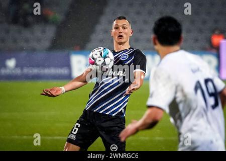 Aarhus, Dänemark. März 2024. Sven Köhler (6) von ob wurde während des 3F Superliga-Spiels zwischen Aarhus GF und Odense BK im Ceres Park in Aarhus gesehen. (Foto: Gonzales Photo/Alamy Live News Stockfoto