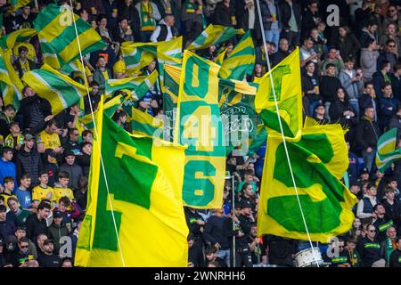 SITTARD, NIEDERLANDE - 3. MÄRZ: Fans und Unterstützer von Fortuna Sittard vor dem niederländischen Eredivisie-Spiel zwischen Fortuna Sittard und Excelsior Rotterdam im Fortuna Sittard Stadion am 3. März 2024 in Sittard, Niederlande. (Foto von Orange Pictures) Stockfoto