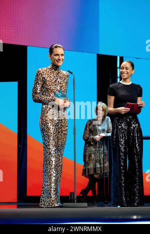 Schauspielerin Valentina Bellè Italien bei der Verleihung der European Shooting Stars Awards 2024 während der 74. Internationale Filmfestspiele Berlin. / Schauspielerin Valentina Bellè Italien bei den European Shooting Stars Awards 2024 während der 74. Internationalen Filmfestspiele Berlin. Schnappschuss-Fotografie/K.M.Krause *** Schauspielerin Valentina Bellè Italien bei den European Shooting Stars Awards 2024 im Rahmen der 74. Internationalen Filmfestspiele Berlin Schauspielerin Valentina Bellè Italien bei den European Shooting Stars Awards 2024 im Rahmen der 74. Internationalen Filmfestspiele Berlin Schnappschuss Foto Stockfoto