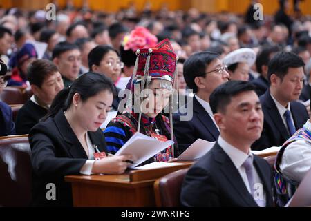 Peking, China. März 2024. Die Eröffnungssitzung der zweiten Sitzung des 14. Nationalen Komitees der Politischen Konsultativkonferenz des chinesischen Volkes (KPCC) findet am 4. März 2024 in der Großen Halle des Volkes in Peking, der Hauptstadt Chinas, statt. Quelle: Liu Bin/Xinhua/Alamy Live News Stockfoto