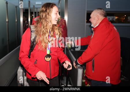 Charleroi, Belgien. März 2024. Der belgische Noor Vidts wurde bei der Ankunft der Athletik-Hallenweltmeisterschaften in Glasgow, Schottland, Großbritannien, am Flughafen Charleroi Brüssel Süd in Charleroi am Sonntag, den 3. März 2024, aufgenommen. Belgien gewann drei Goldmedaillen und eine Bronzemedaille bei den Weltmeisterschaften in der Halle. BELGA PHOTO VIRGINIE LEFOUR Credit: Belga News Agency/Alamy Live News Stockfoto