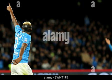 Neapel, Italien. März 2024. Victor Osimhen vom SSC Napoli Gesten beim Spiel der Serie A zwischen SSC Napoli und Juventus FC im Stadio Maradona am 03. März 2024 in Neapel. Quelle: Marco Canoniero/Alamy Live News Stockfoto