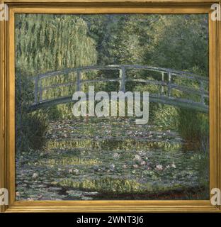 Der Fußgängersteg und der Wasserlilienpool - Gemälde von Claude Monet (1840-1926), Öl auf Leinwand (H 89 x 93 cm), 1899 - Musee d'Orsay, Paris, Frankreich Stockfoto