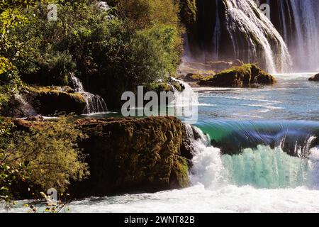 Wasserfall, Strbacki Buk, Fluss, Flussufer, Una Nationalpark, Bosnien, Bihac, Paradies, Naturschönheit, Una Fluss, schöner Wasserfall Nationalpark Una Stockfoto