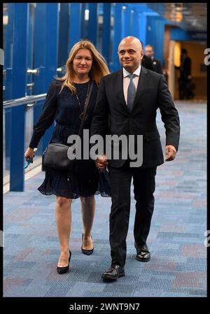 Image ©Lizenzierung an Parsons Media. 03/10/2018. London, Vereinigtes Königreich. Konservative Parteikonferenz 2018. Sajid Javid und seine Frau Laura King nehmen 2018 an der Konservativen Parteikonferenz in Birmingham Teil. Foto von Andrew Parsons / Parsons Media Stockfoto