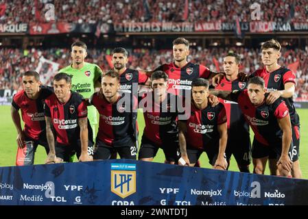 Rosario, Argentinien. März 2024. Newells Old Boys Team vor dem Copa de la Liga Profesional de Fútbol Spiel zwischen Newells Old Boys und Club Atlético San Lorenzo im Marcelo Bielsa Stadion. Quelle: Mateo Occhi (Sporteo) / Alamy Live News Stockfoto