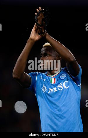 Neapel, Italien. 4. März 2024. Victor Osimhen vom SSC Napoli gibt am Ende des Fußballspiels der Serie A zwischen SSC Napoli und Juventus FC Gesten aus. Quelle: Nicolò Campo/Alamy Live News Stockfoto