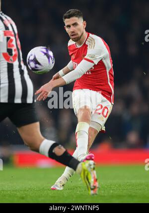 25. Februar 2024 - Arsenal gegen Newcastle United - Premier League - Emirates Stadium Arsenal's Jorginho in Aktion. Bild : Mark Pain / Alamy Live News Stockfoto