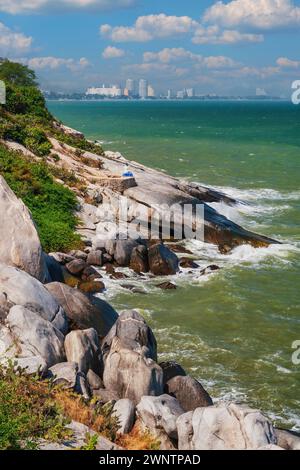 Malerische Küste des Bezirks Hua hin am Golf von Thailand (Südchinesisches Meer) in Thailand. Stockfoto