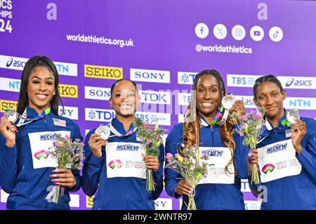 Glasgow, Schottland, Großbritannien. März 2024. Medaillenzeremonie im 4x400 m für Damen. (PIC GBR L-R, Alexis HOLMES, Bailey LEAR, Talitha DIGGS Quanera HAYES)1. Niederlande, 2. USA, 3. Großbritannien und Nordirland (GBR). Während der Hallenathletik-Weltmeisterschaften in der Emirates Arena, Glasgow, Schottland, Großbritannien. Quelle: LFP/Alamy Live News Stockfoto