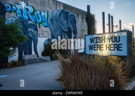 Ein Wandbild von Elefanten von Owen Dippie, Manchester Street, Christchurch, South Island, Neuseeland Stockfoto