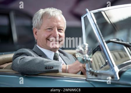 05/21 Richard Usher CEO von The Great British Car Journey. Nachdem alle Autos endlich enthüllt wurden, startet das Museum im Lager im alten wireworks. Stockfoto
