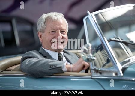 05/21 Richard Usher CEO von The Great British Car Journey. Nachdem alle Autos endlich enthüllt wurden, startet das Museum im Lager im alten wireworks. Stockfoto