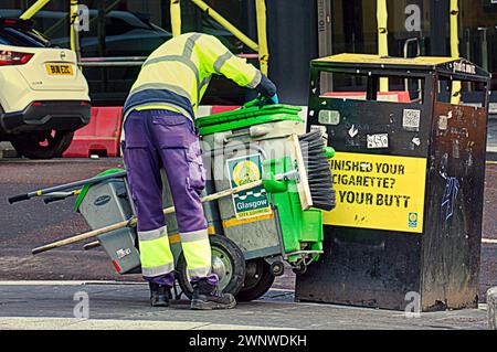 Glasgow, Schottland, Großbritannien. 4. März 2024: Wetter in Großbritannien: Sonnig im Stadtzentrum. Credit Gerard Ferry/Alamy Live News Stockfoto