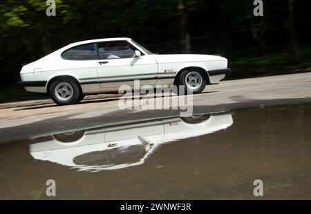 20/05/21 Ford Capri Laser - die Attraktion „Drive Dad’s Car“ auf der Great british Car Journey startet in einem renovierten Lager im alten wireworks, Stockfoto