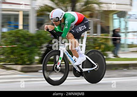 Lido Di Camaiore, Italien. März 2024. Filippo Ganna (Ineos Grenadiers) im Einsatz während des 59. Tirreno-Adriatico 2024, Stage 1, einem 10 km langen Einzelzeitfahren von Lido di Camaiore nach Lido di Camaiore - ITT - am 4. März 2024 in Lido di Camaiore, Toskana, Italien. (Foto: Fabio Ferrari/LaPresse) Credit: LaPresse/Alamy Live News Stockfoto