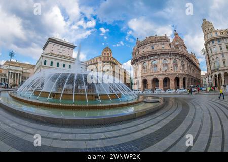 GENUA, ITALIEN - 20. MÄRZ 2021: Piazza Raffaele de Ferrari, der Hauptplatz von Genua, berühmt für seine Brunnen und Wasserspiele. Im Hintergrund Palazzo de Stockfoto