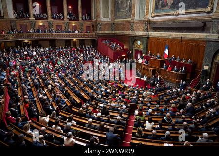 Versailles, Frankreich. März 2024. Allgemeine Ansicht während der Einberufung eines Kongresses beider Kammern in Versailles, südwestlich von Paris, am 4. März 2024, um das Recht auf Abtreibung in der Verfassung des Landes zu verankern. Foto: Eliot Blondet/ABACAPRESS.COM Credit: Abaca Press/Alamy Live News Stockfoto