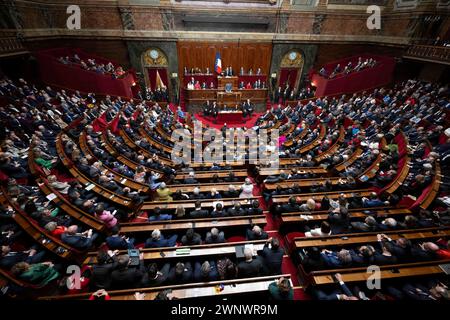 Versailles, Frankreich. März 2024. Allgemeine Ansicht während der Einberufung eines Kongresses beider Kammern in Versailles, südwestlich von Paris, am 4. März 2024, um das Recht auf Abtreibung in der Verfassung des Landes zu verankern. Foto: Eliot Blondet/ABACAPRESS.COM Credit: Abaca Press/Alamy Live News Stockfoto